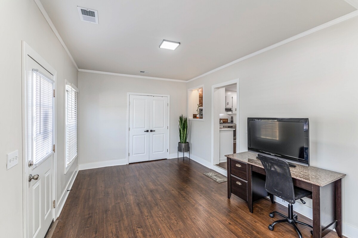 4- BR Country House near everything. 2 acres - Photo 14