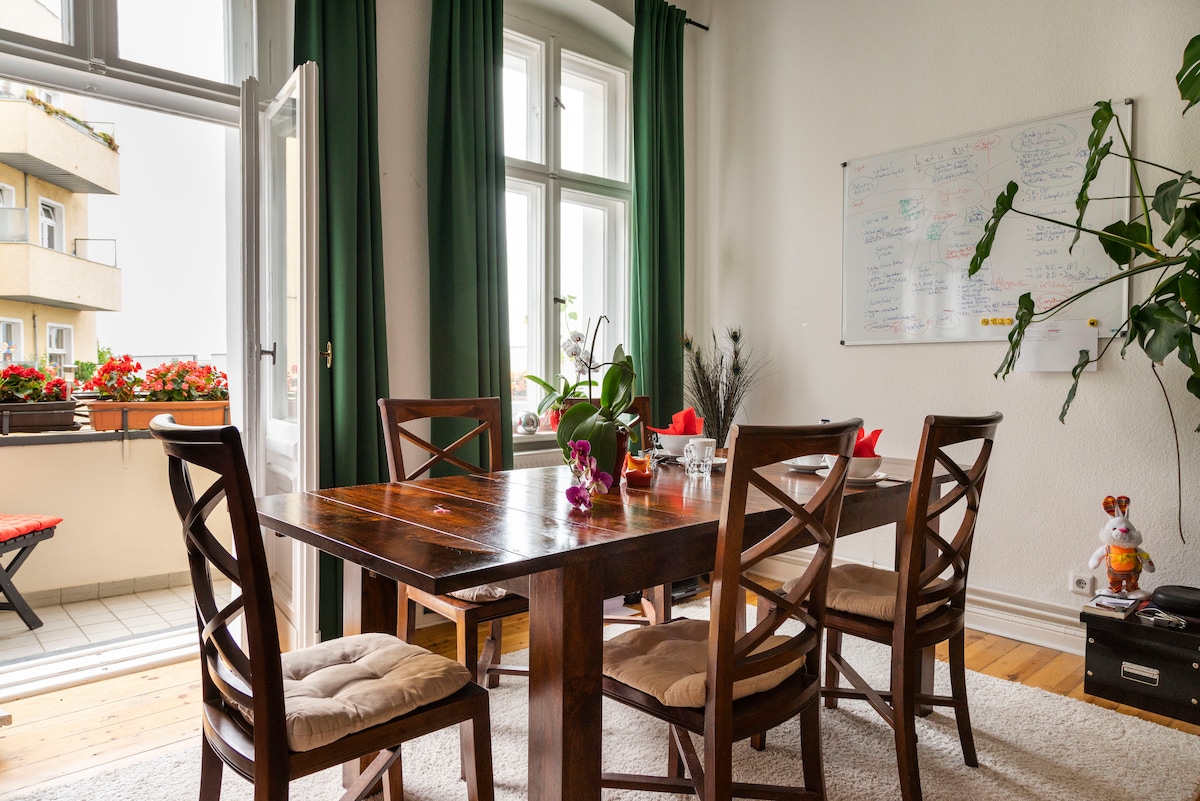 Sunny, elegant centre flat, high ceilings - Photo 2